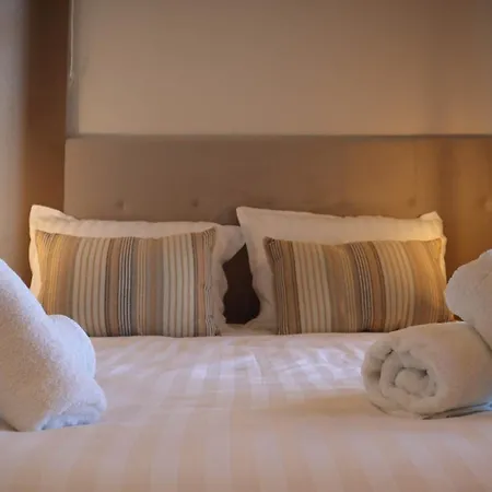 Almyres Luxurious Residences Apartamento Míloi